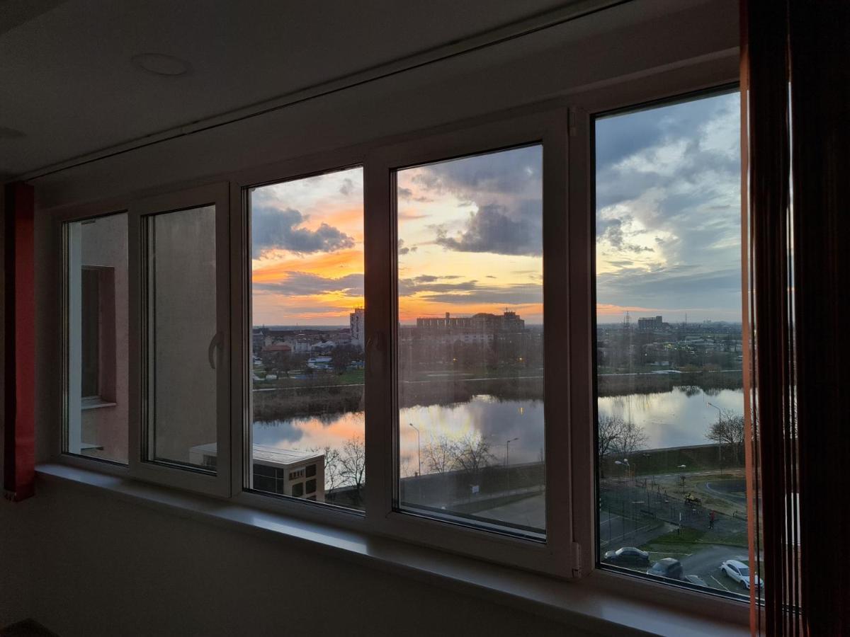 Luxury Panoramic Apartment Oradea Extérieur photo